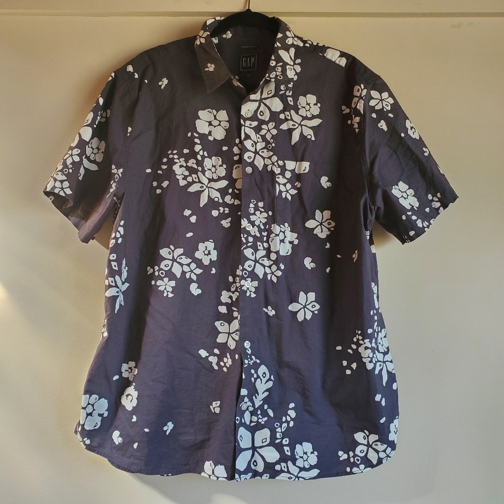 🍀 3/$35 🍀 Gap Gray Floral Short-Sleeve Cotton Button-Down Size XL